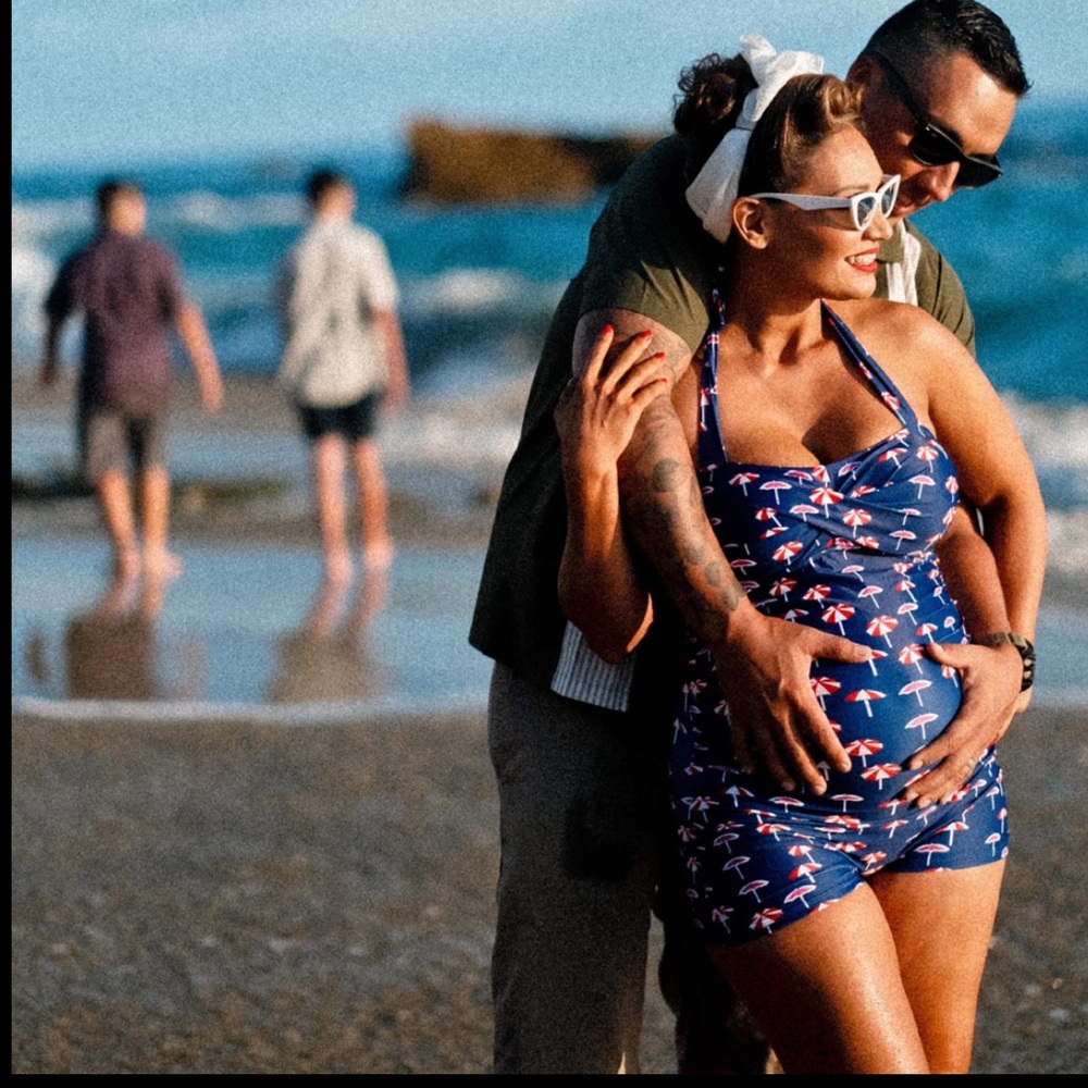 Vintage Style 1 piece swimsuit this is a standard Medium (not maternity)